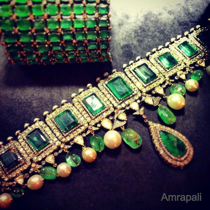 Emerald choker.