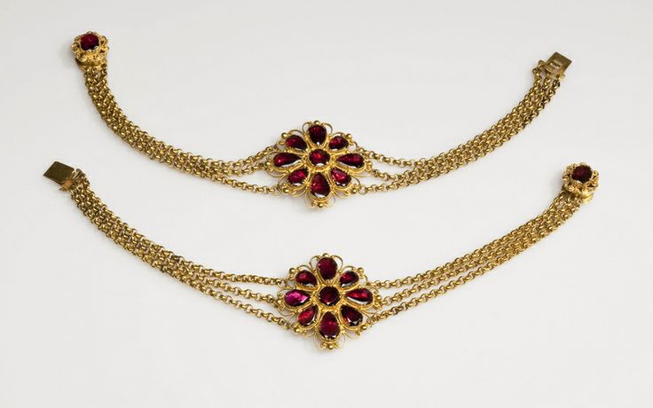 A pair of garnet and gold bracelets, circa 1820.