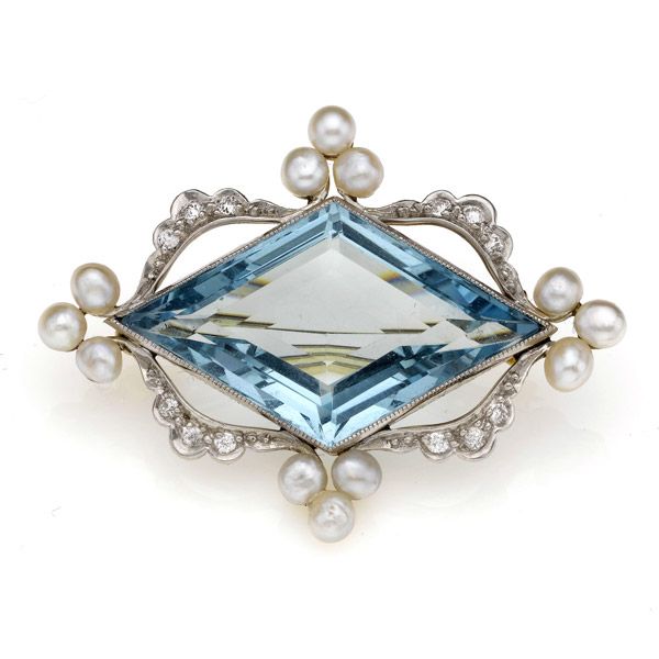 Edwardian Aquamarine and Diamond Brooch ca. 1910