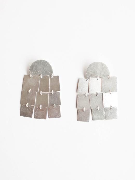 ANNIE COSTELLO BROWN - Cubes Chandelier Earrings in Silver