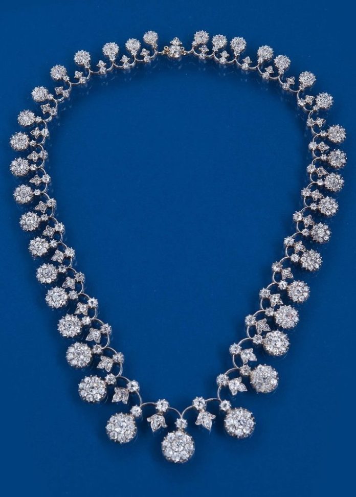Necklace Collection : A VICTORIAN DIAMOND NECKLACE. Mounted with ...