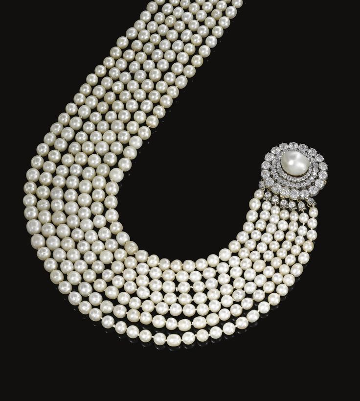A natural pearl and diamond necklace, circa 1880 275,000 — 460,000 CHF 294,333...