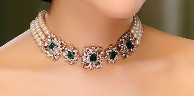 Emerald, diamond, pearl and gold choker.