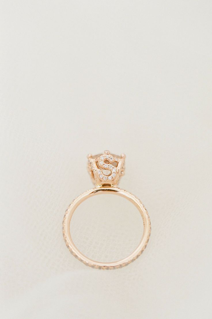 Engagement ring | Photography: KT Merry Photography | See the wedding on SMP : s...