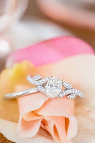 Unique diamond engagement ring | Mikkel Paige Photography
