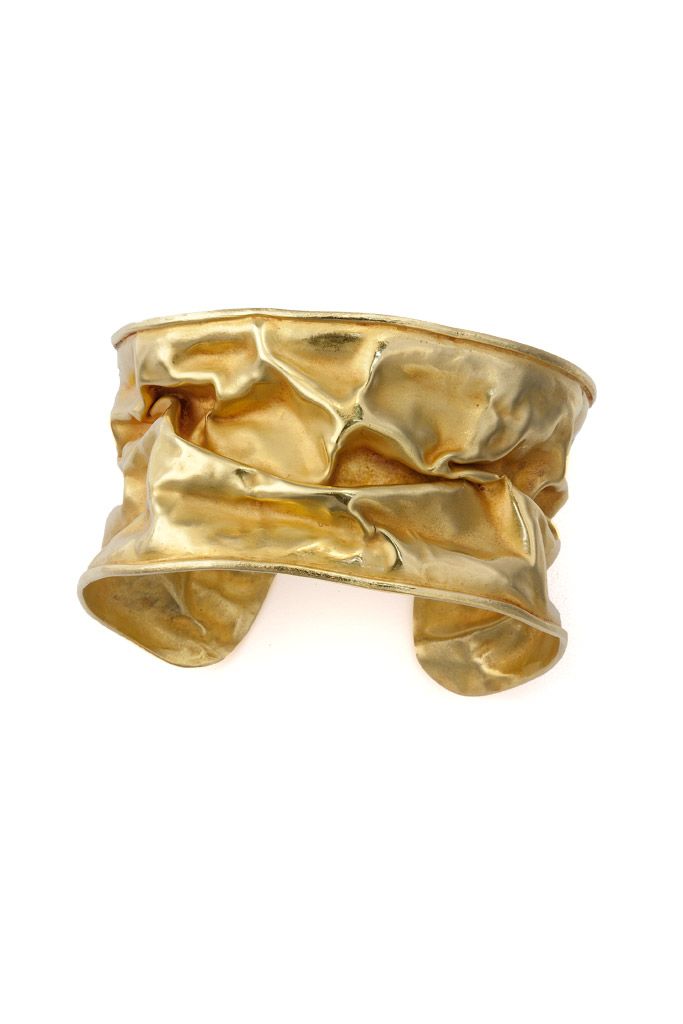 Gold bracelet, by Ana Khouri.