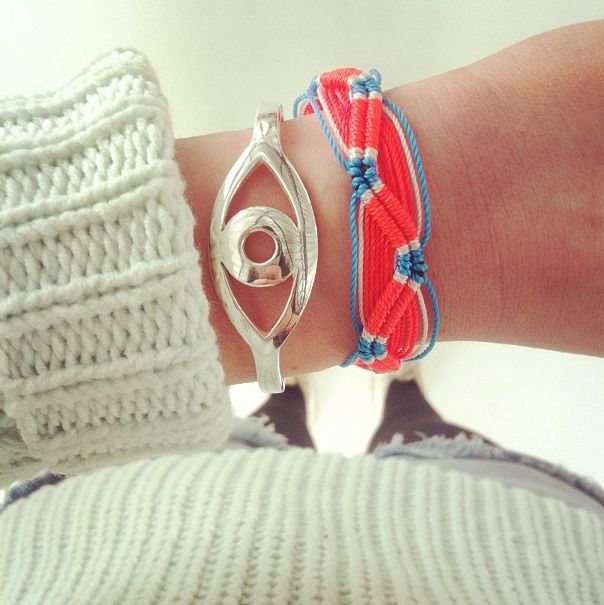 15 “Summer Camp Style” Friendship Bracelets You Can Make Right Now
