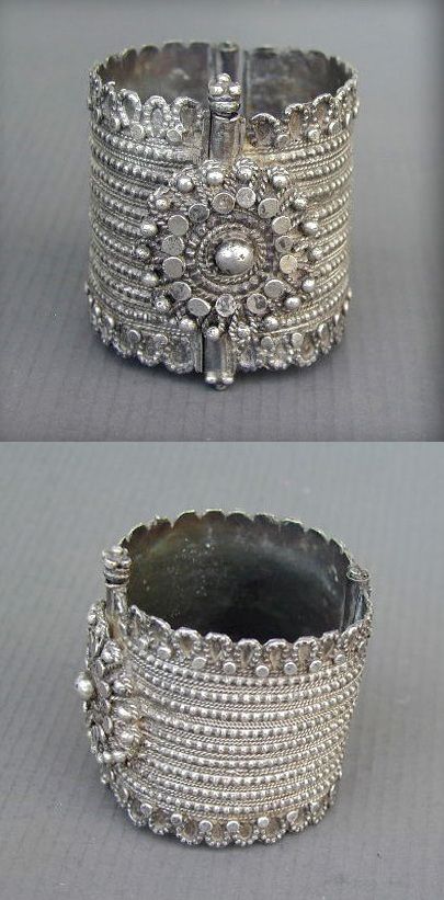 Northern Yemen | Old silver Bedouin hinged bracelet. Beautiful granulation and a...