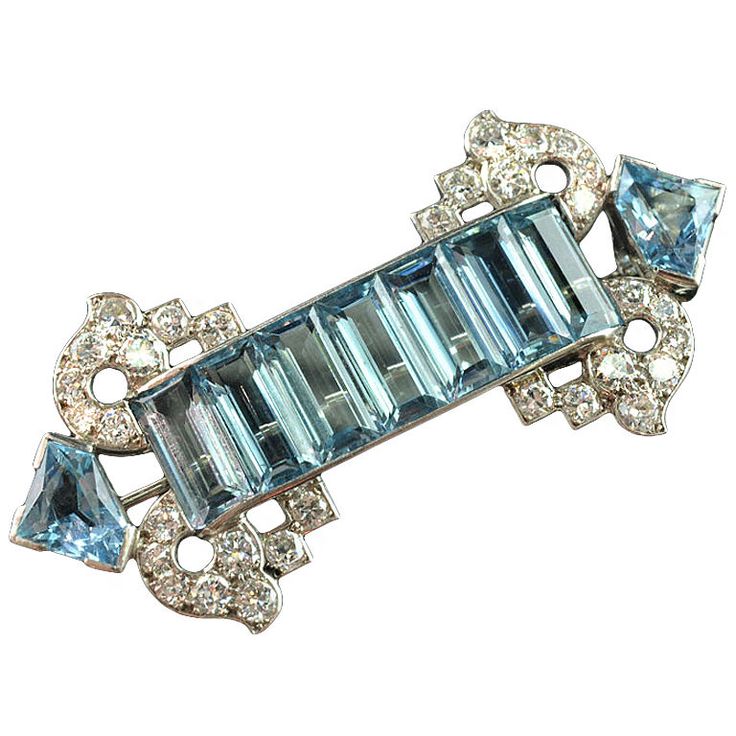 CARTIER Beautiful aquamarine & diamond brooch
