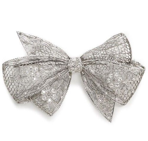 Brooches Jewels : A BELLE ÉPOQUE DIAMOND LACE BOW BROOCH, circa 1900 ...