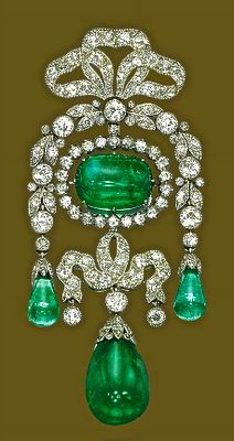 Belle Epoque brooch with magnificent colombian emeralds--Cartier