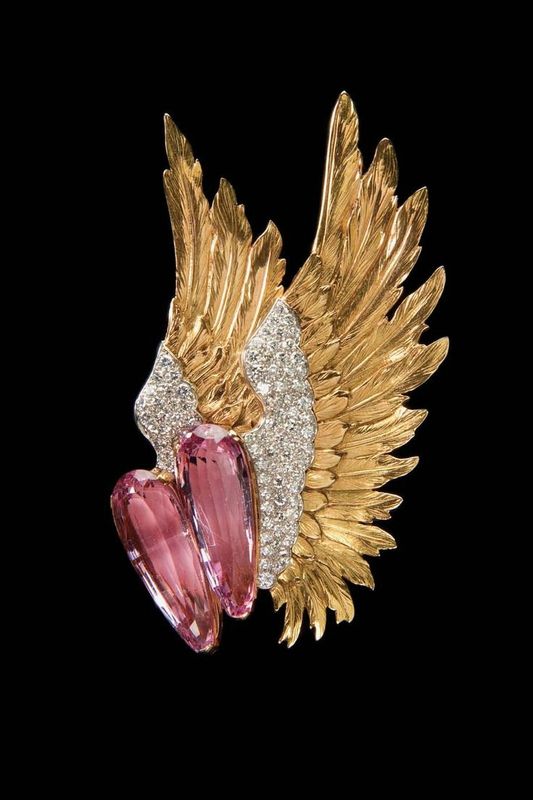 Verdura gold Winged brooch featuring pink topaz and diamonds, circa 1938 #Verdur...