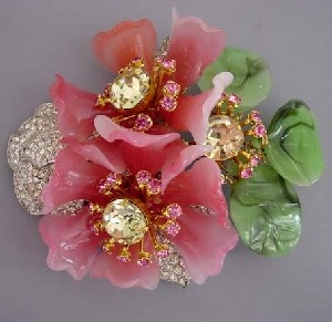 Vrba glass petals and leaves pink, green flower brooch