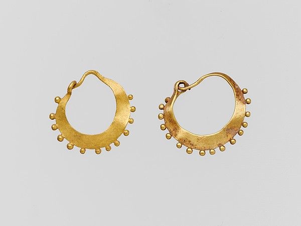 Earring, crescent-shaped, decorated - Gold 1st C Roman The Met