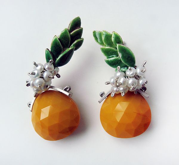 Fun pineapple earrings to be admired. Pineapples by Giselle Kolb  | ♦F&I♦
