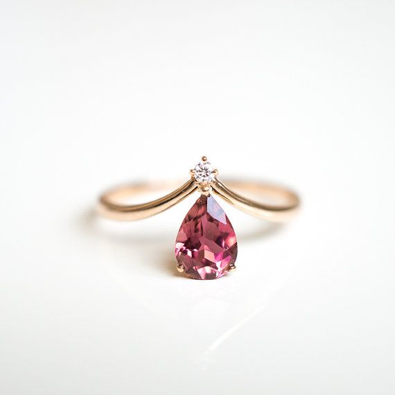 Solid 18k gold V shape pink tourmaline diamond ring by LILOOKS