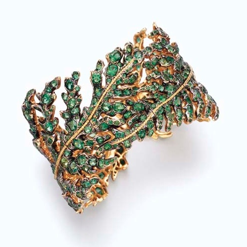 AN EMERALD AND GOLD BRACELET, BY MICHELE DELLA VALLE