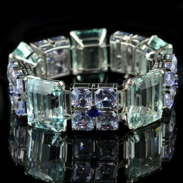 Oscar Hayman's 130 carat Aquamarine and Sapphire bracelet, amazing!