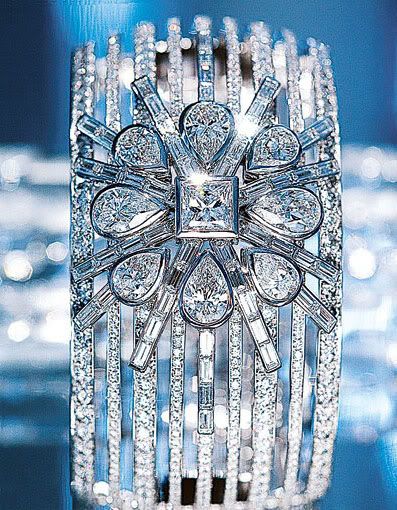White gold and diamond cuff, Chanel Fine Jewelry