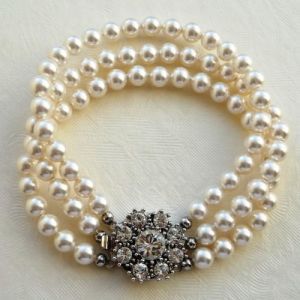 ladylike photos - pearl necklaces earrings bracelets - Rhinestone-Flower-3-Stran...