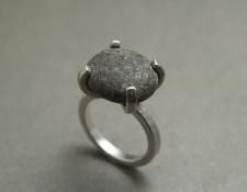 Claw set pebble ring by Maike Barteldres | Quoil, Wellington, New Zealand