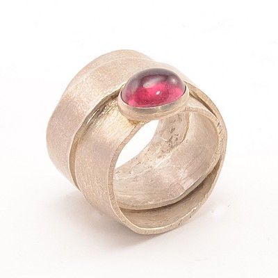 Ring, Wide Silver Spaghetti Ring with Pink Tourmaline, size 8.5  	  Artist Dis...