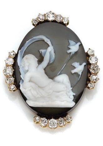 Antique Hardstone Cameo and Diamond Brooch. Gold, 20 diamonds ap. 1.60 cts.