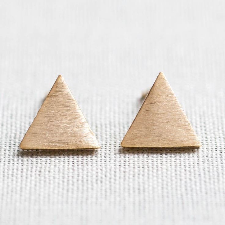 Brushed Circle stud Earrings in gold