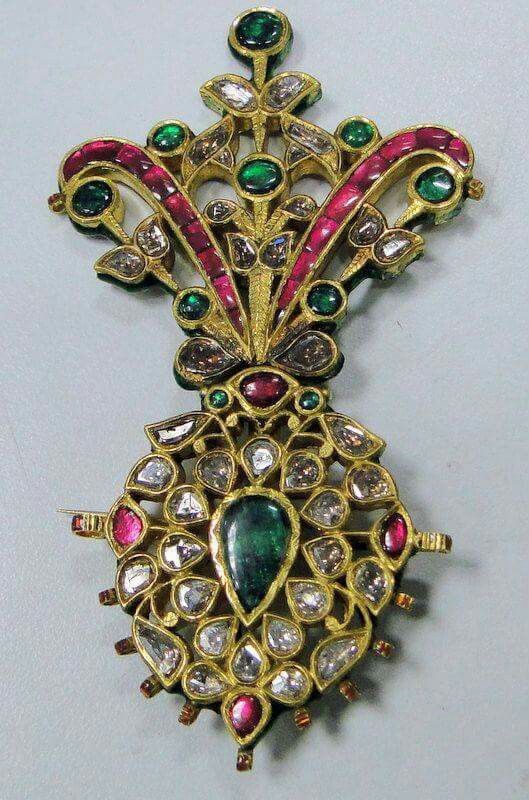 Brooches-Jewels-Ottoman-turban-jewel.-C.-18th-century.-Ruby-emerald-and-diamond.jpg