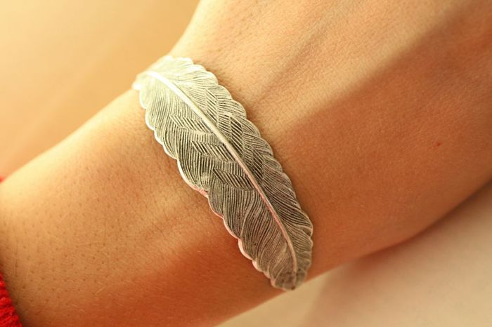 Feather Fly Bracelet