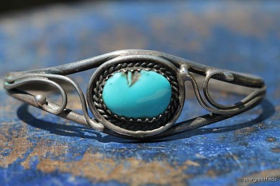 Vintage Southwestern Navajo Style Sterling Silver and Turquoise Bracelet