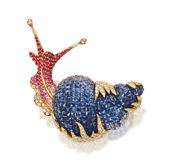 COLOURED SAPPHIRES AND DIAMOND 'SNAIL' BROOCH