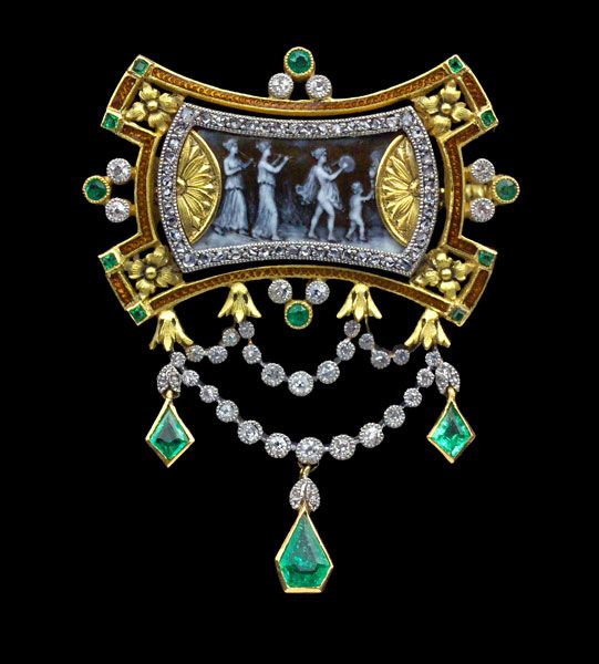 HUSSON, Classical brooch in the style of the antique, Gold Enamel Emerald Diamon...