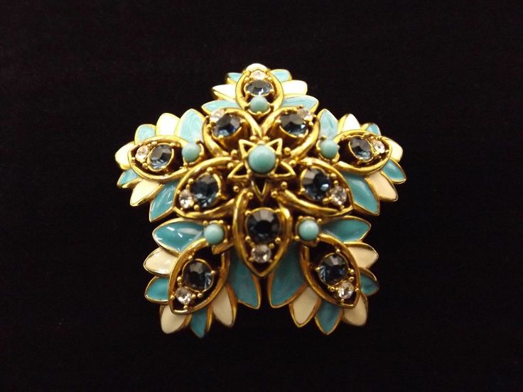 Brooches Jewels : Joan Rivers Enamel Blue and White Rhinestone Flower ...