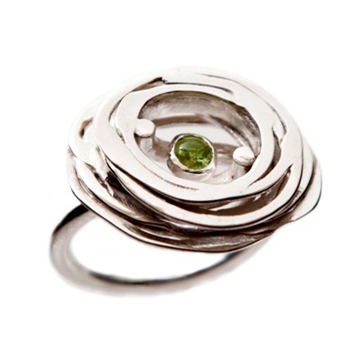 Yuki Sasakura - ring- Pond Movement Green / sterling silver and peridot