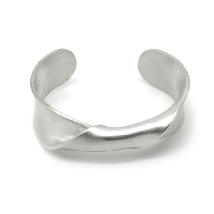 Bracelets Trends : Leen Heyne - Silver Twist Cuff - ORRO Contemporary ...