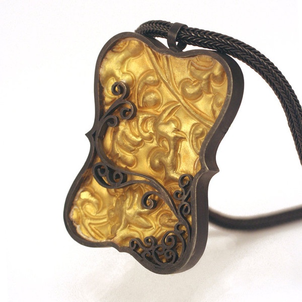 Repujado en oro  Natasha Wozniak Jewelry — Brocade Tablet Pendant