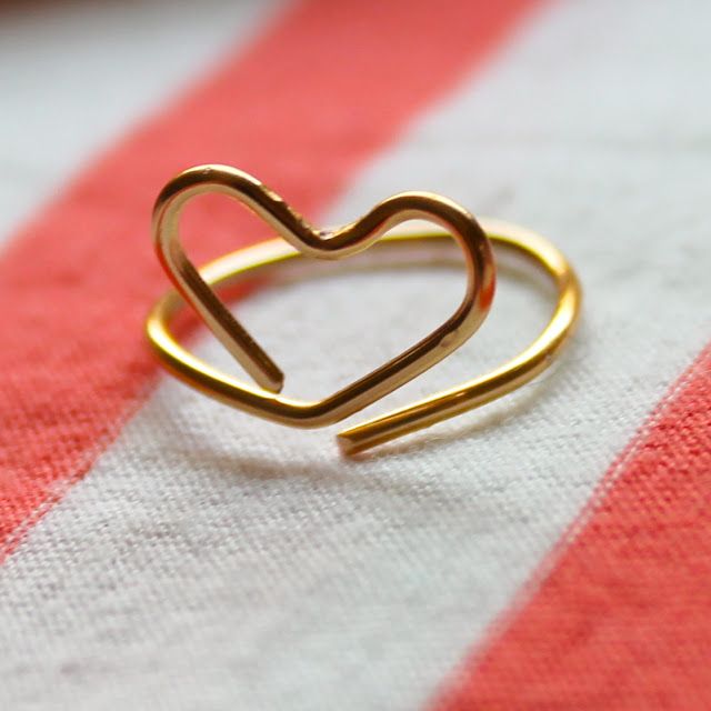 An easy DIY Valentine: heart midi ring.