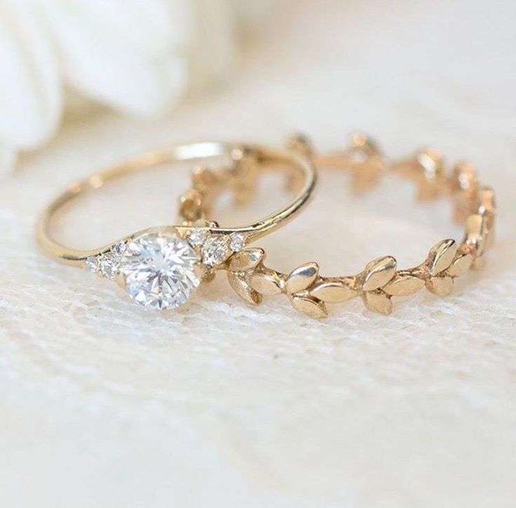 Best rings ever #engagementringsunique #weddingringsset