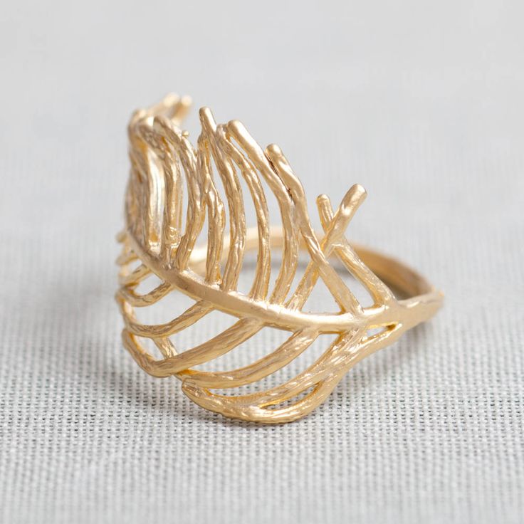 Feather ring in gold