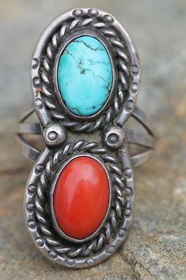 VINTAGE SOUTHWESTERN TRIBAL STERLING SILVER TURQUOISE & RED CORAL RING