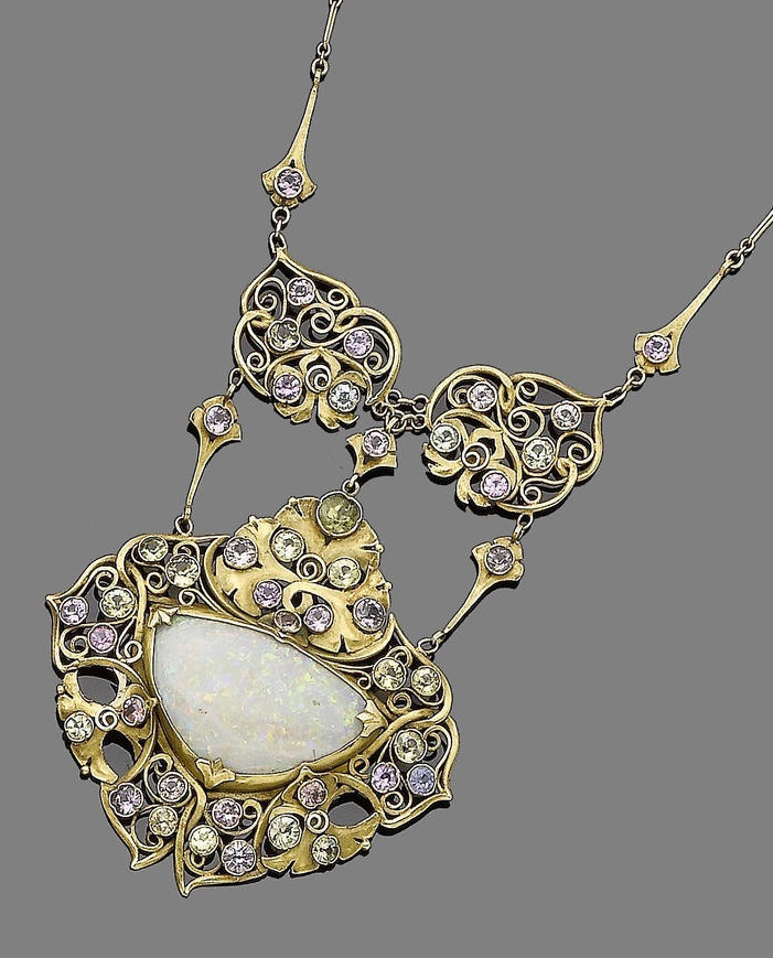 Necklace set with gemstones.