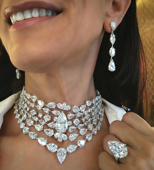 Tracey Ellison THEDIAMONDSGIRL on Instagram: “NO, I NEVER GET TIRED OF DIAMONDS!!!! Especially when they are PEARFECT @MOUSSAIEFFJEWELLERS DIAMONDS!!!! Oh that chocker! Center pear…”