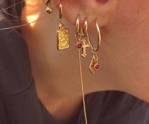 i want all of those earrings.