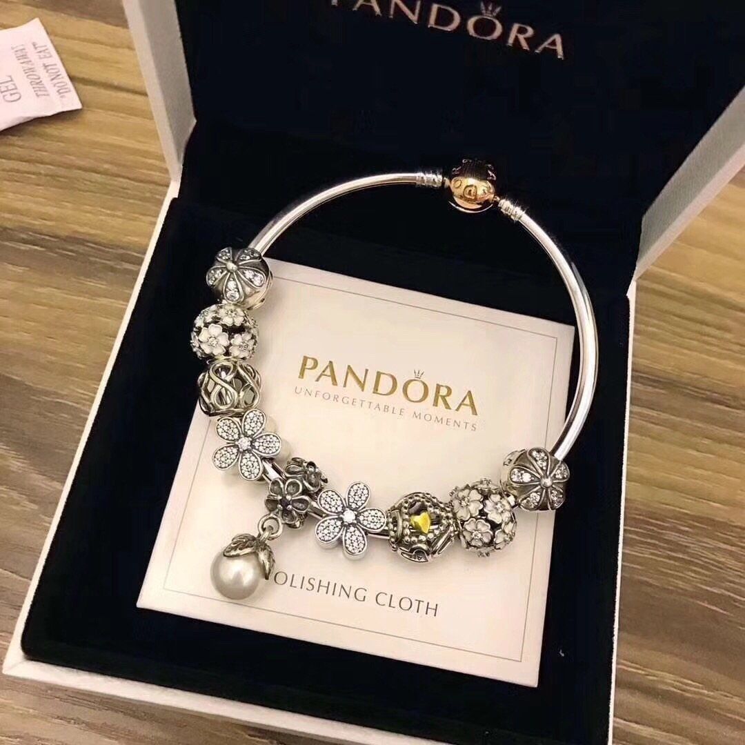 Pandora 9 pcs flower theme charm bracelet