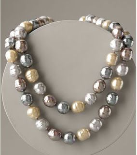 Pearl necklaces – the most elegant piece of jewellery a woman should have